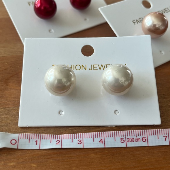 Set of 3. Multi-coloured faux pearl earrings. Brand new. - Picture 4 of 6